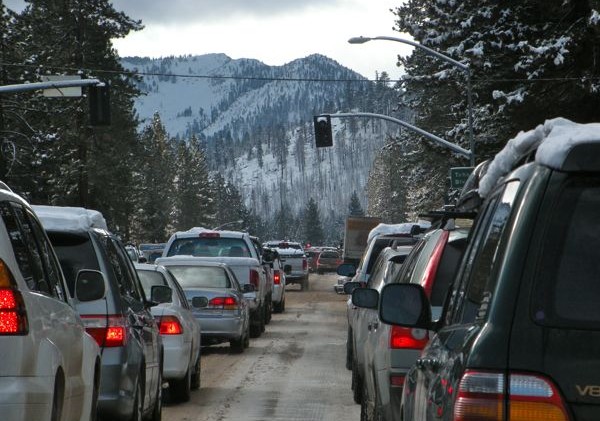 Flashing red near Y in SLT slowing traffic