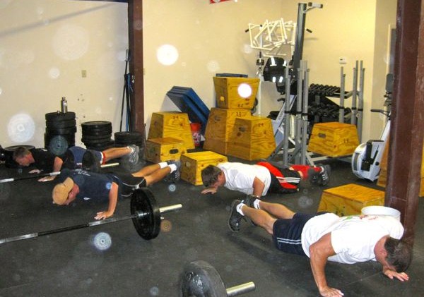 Workout junkies flock to CrossFit, shun fitness centers