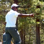 golf-4 Jerry Rice interacts with the crowd July 17. Photos/Kathryn Reed