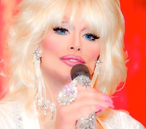 Parton impersonators from Tahoe share stage with singer