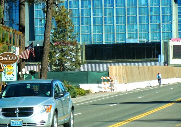 City to erect signs to deter walkers near convention center site