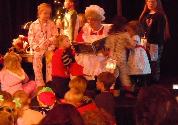 ‘Polar Express’ delights kids as it chugs through S. Shore