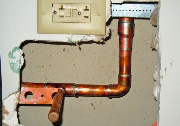 Burst pipes damage LTCC’s student center
