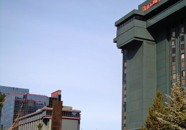 Caesars Entertainment quarterly net revenue declines