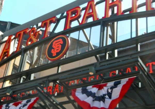 Ski company to offer MLB team logos as topsheets