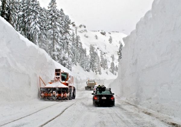 Weather Service warns people to stay off Sierra passes