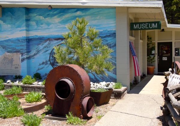 Cadre of volunteers keeps Lake Tahoe history alive