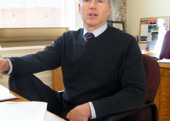 Brown leaving Douglas County manager job for Ore.