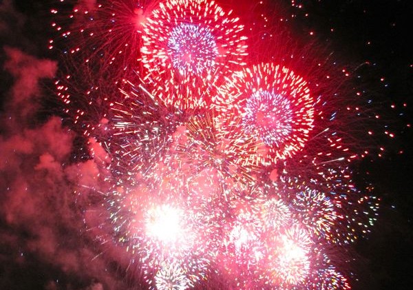 Crowds flock to Lake Tahoe beaches to watch fireworks