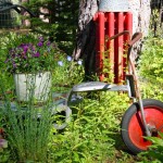 garden-1 The Piscitellis have more than plants decorating their yard. Photos/Kathryn Reed