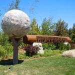 Carole Beller's golf art are popping up around the South Shore. Photo/Kathryn Reed
