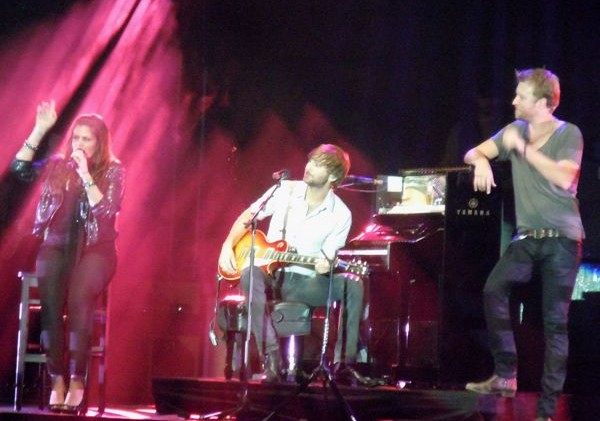 Lady A concert blurs lines between country and rock