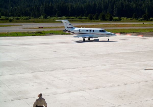 Airline owner wants to put Lake Tahoe back on flight map