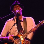 keb Keb Mo delights a nearly sold-out South Shore Room at Harrah's Lake Tahoe on Aug. 13. Photos/Kathryn Reed