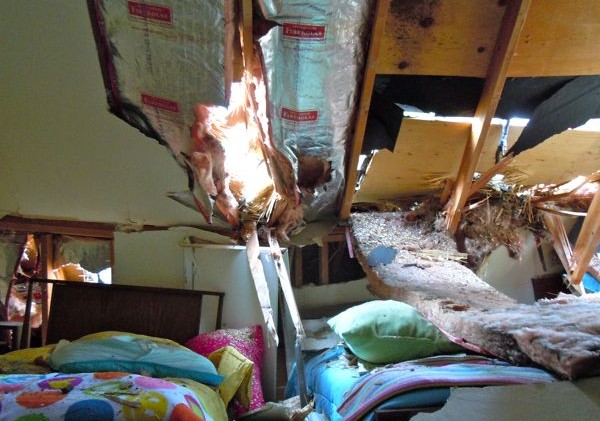Winds wreak havoc, destroy one South Lake Tahoe house