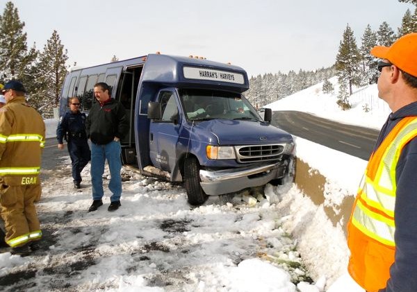 Harrah’s bus crashes on Spooner Summit; 3 minor injuries