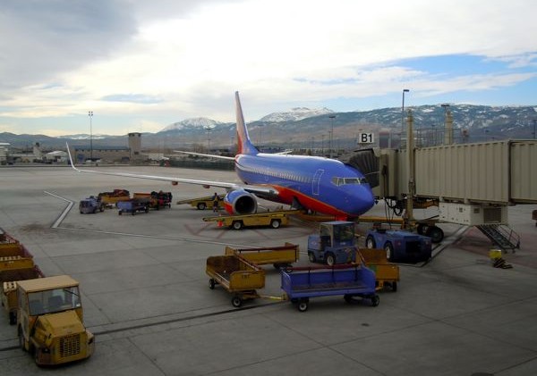 Nonstop flights between Reno-Oakland resume