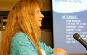 Lynn Norton talks March 6 about nutrition and aging. Photo/LTN