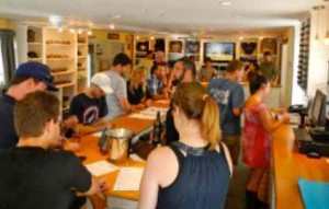 People line up at Peachy Canyon Winery. Photo/LTN