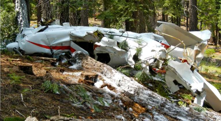 Pilot dies in S. Tahoe plane crash; 1 person survives