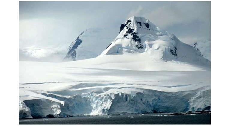 Arctic vs. Antarctica — contrasting the poles