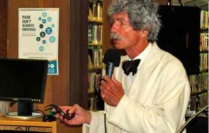 McAvoy Layne as Mark Twain entertains library supporters Nov. 4. Photo/Denise Haerr