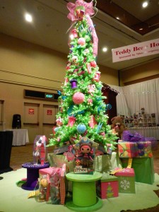 The Sew Wonderful tree is an unnatural color green.