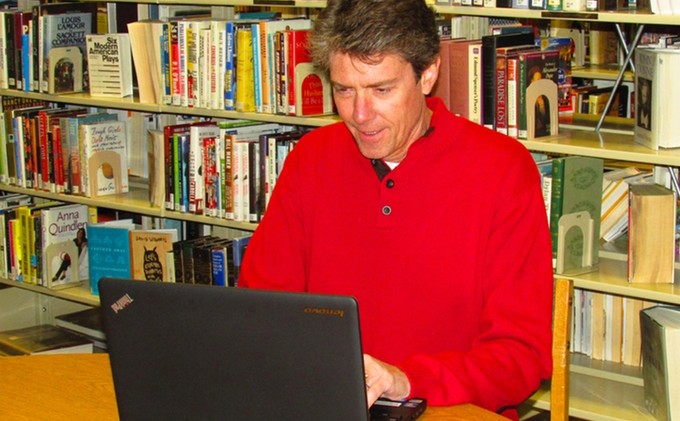 Opinion: Library needs to upgrade wireless capacity