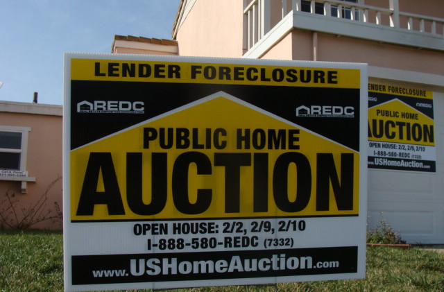 Foreclosure filings climbed in Nev., fell across U.S.