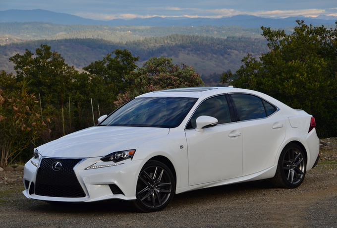 Lexus IS 350 continues to impress. Photos/Larry Weitzman