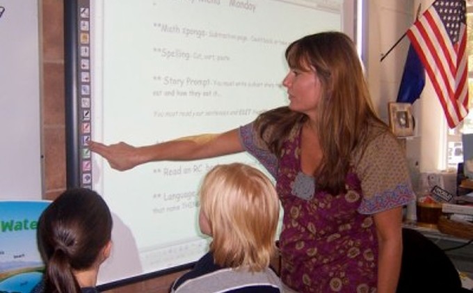Nev. considers incentives to attract teachers