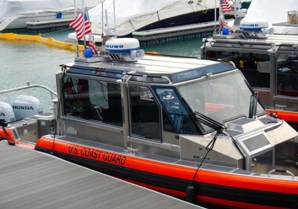 3 safe after boat begins to sink at Tahoe