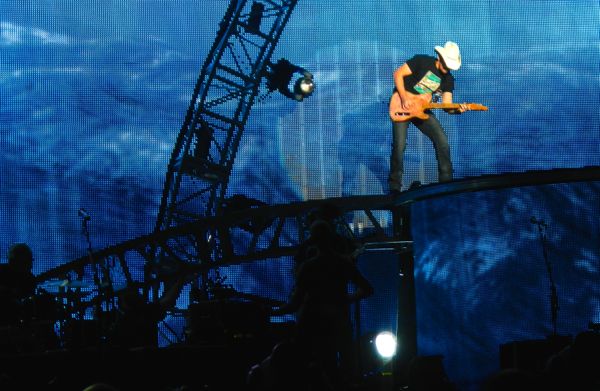 Brad Paisley delights the crowd at Harveys on June 11. Photos/Kathryn Reed