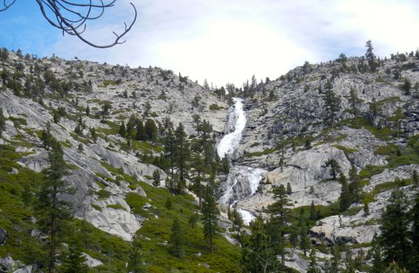 Horsetail Falls swooshes down through a wall of granite. Photos/Kathryn Reed
