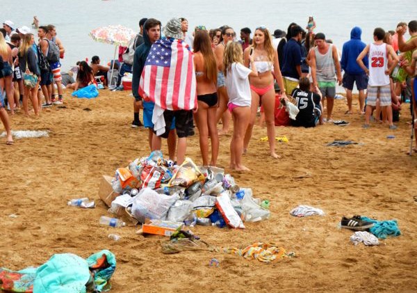 Plastic bag manufacturers file second Calif. measure