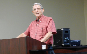 Gene Abshier talks transportation Aug. 12. Photo/Kathryn Reed