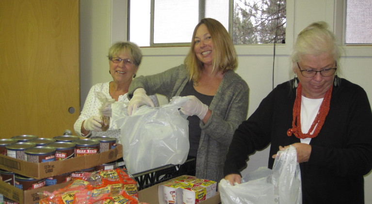 Volunteers sought to help give food to kids