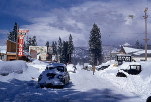 A plowed Highway 50 in 1952 allowed barely one lane of traffic. Photo/Del Laine Collection/Lake Tahoe Historical Society