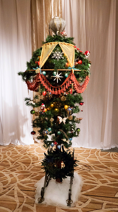 creativity award went to Jeri Oishi and the Enchanted Florist team for Steampunk Christmas. Photo/Carolyn E. Wright/Copyright
