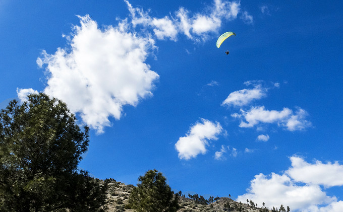 Freedom of flight — paragliding in the Sierra
