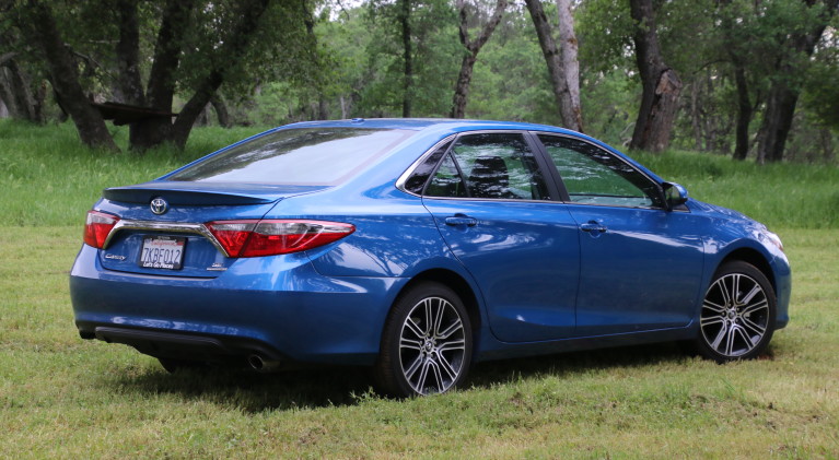 Road beat: Toyota Camry SE — A proper mid-size