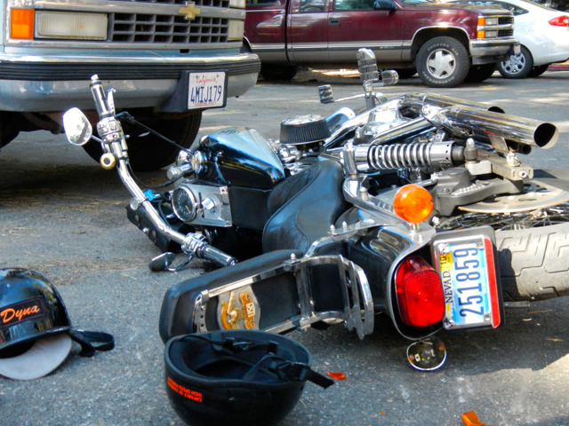 A rider abandoned his motorcycle April 5 in the Sierra Vista Apartment parking lot. Photo/Kathryn Reed
