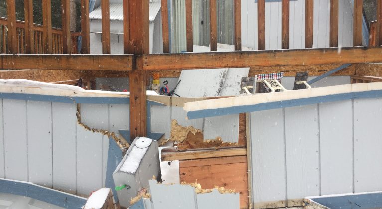 2 roofs collapse in Lake Tahoe