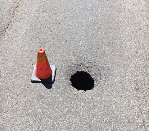 Sinkhole develops on Hwy. 50 near ZC